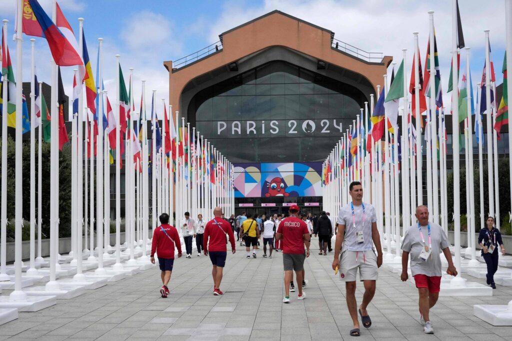 paris-2024-tera-32-esportes,-11-mil-atletas-e-vila-olimpica-com-2.800-apartamentos;-veja-numeros