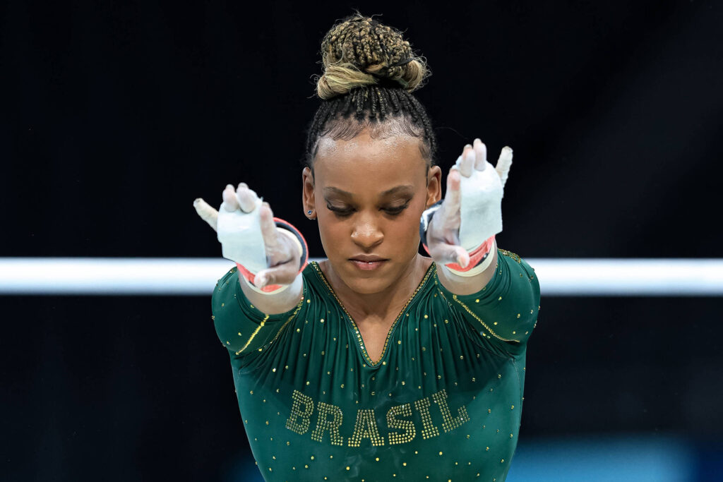 rebeca-andrade-pode-desafiar-simone-biles-em-paris?