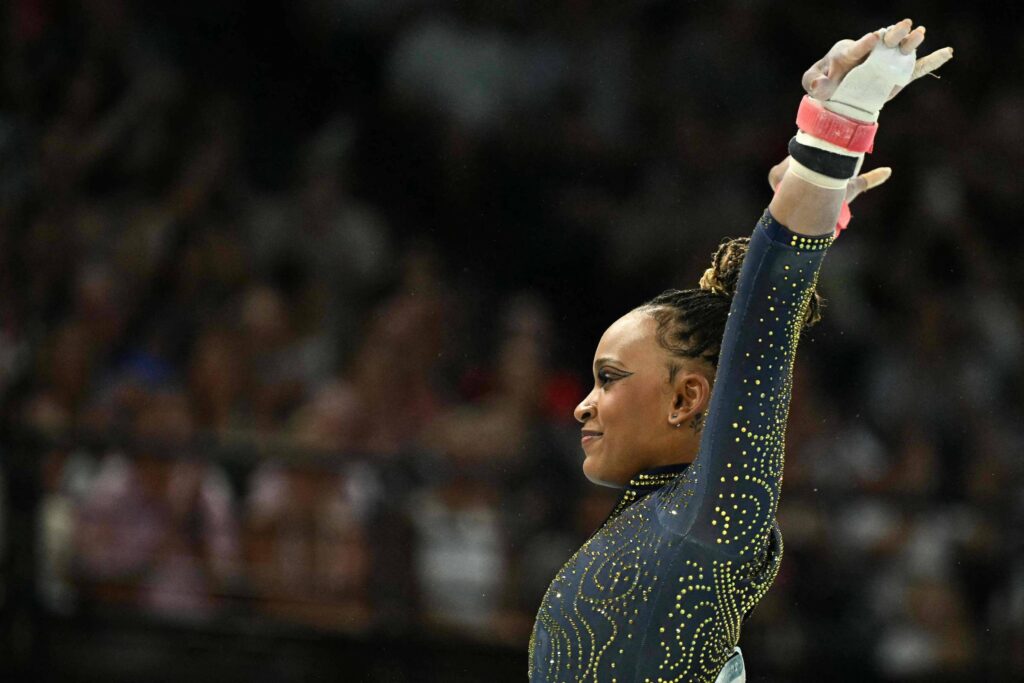 veja-passo-a-passo-do-salto-de-rebeca-andrade-que-garantiu-bronze-ao-brasil