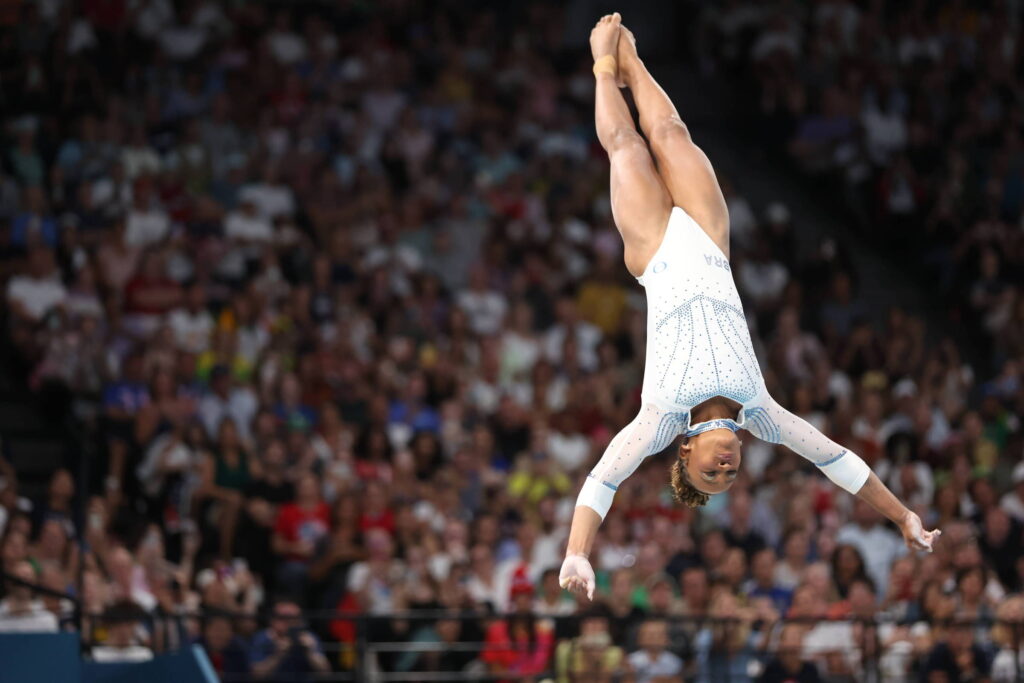 rebeca-andrade-amplia-colecao-de-medalhas-com-prata-no-salto-em-paris