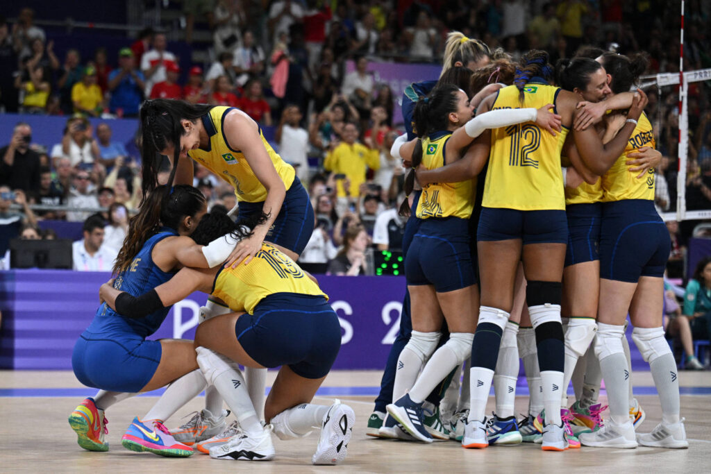 com-bronze-no-volei-e-prata-no-futebol,-brasil-encerra-participacao-em-paris