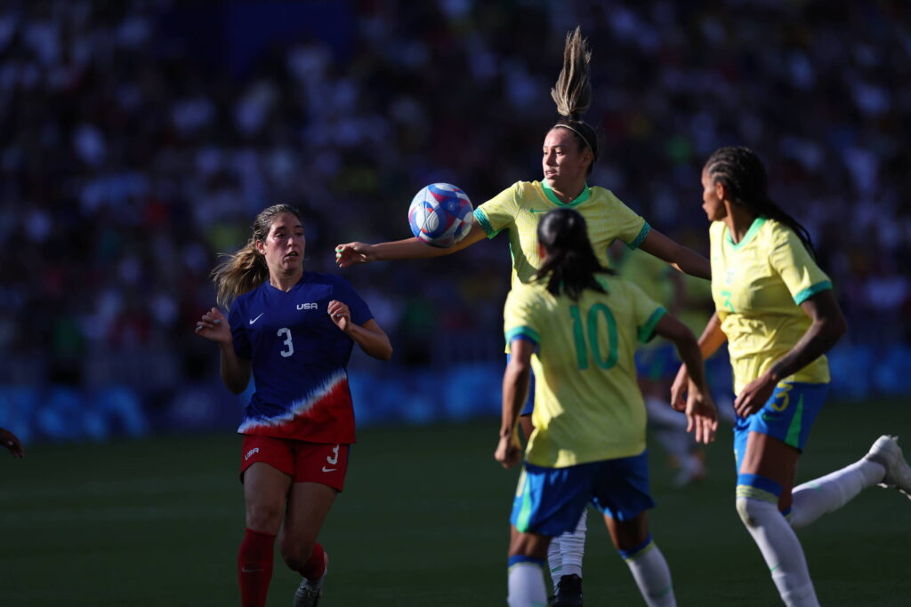 comentario-de-fernanda-gentil-sobre-proibicao-de-mulheres-no-futebol-e-verdadeiro