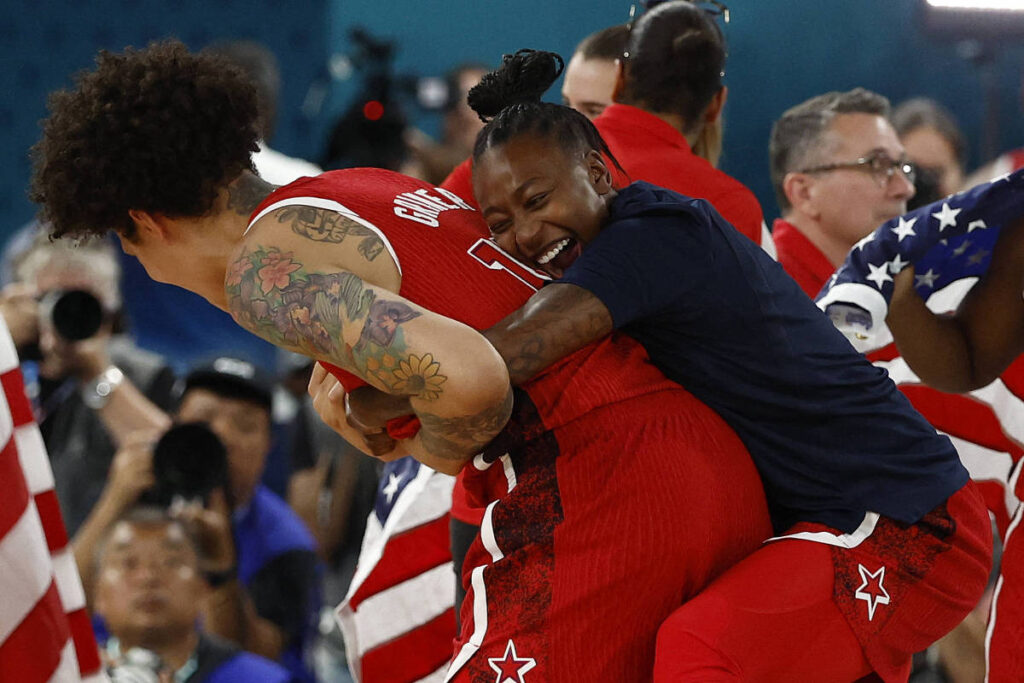 selecao-feminina-de-basquete-salva-eua,-que-ficam-em-1o-nas-olimpiadas