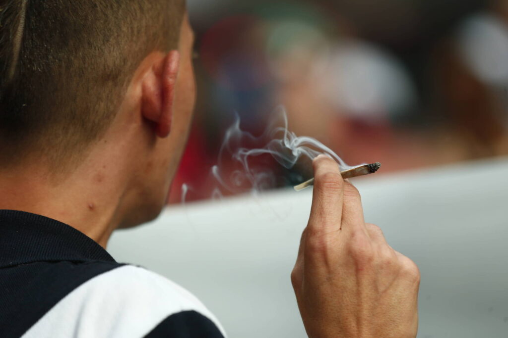 potencia-da-cannabis-e-novo-elemento-no-debate-sobre-maconha-e-saude-mental