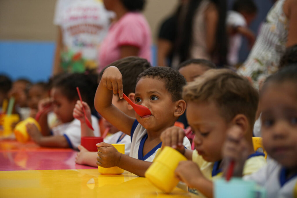 genes-influenciam,-mas-alimentacao-inadequada-e-pobreza-afetam-mais-o-desenvolvimento-infantil