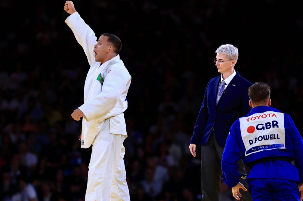 no-judo,-arthur-silva-conquista-20o-ouro-do-brasil