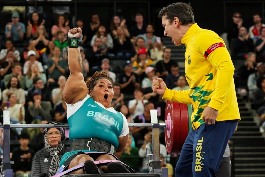 tayana-medeiros-conquista-medalha-de-ouro-no-halterofilismo