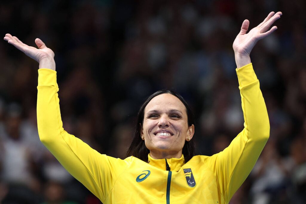 carol-santiago-entra-no-top-5-historico-do-brasil-com-prata-em-paris