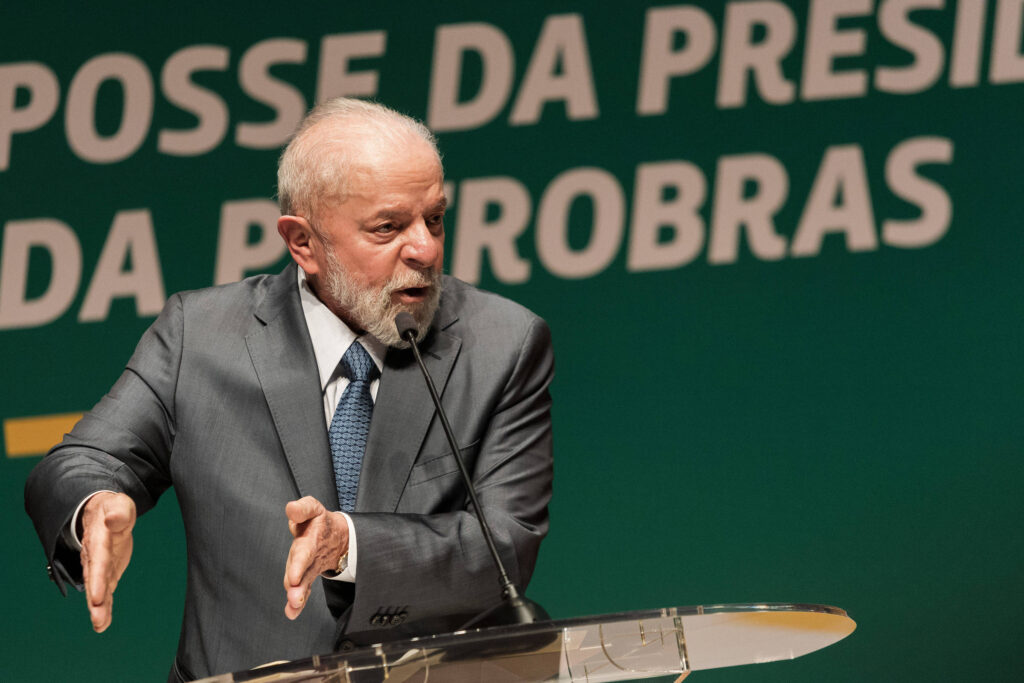 lula-bombeiro-joga-gasolina-na-fogueira-do-clima