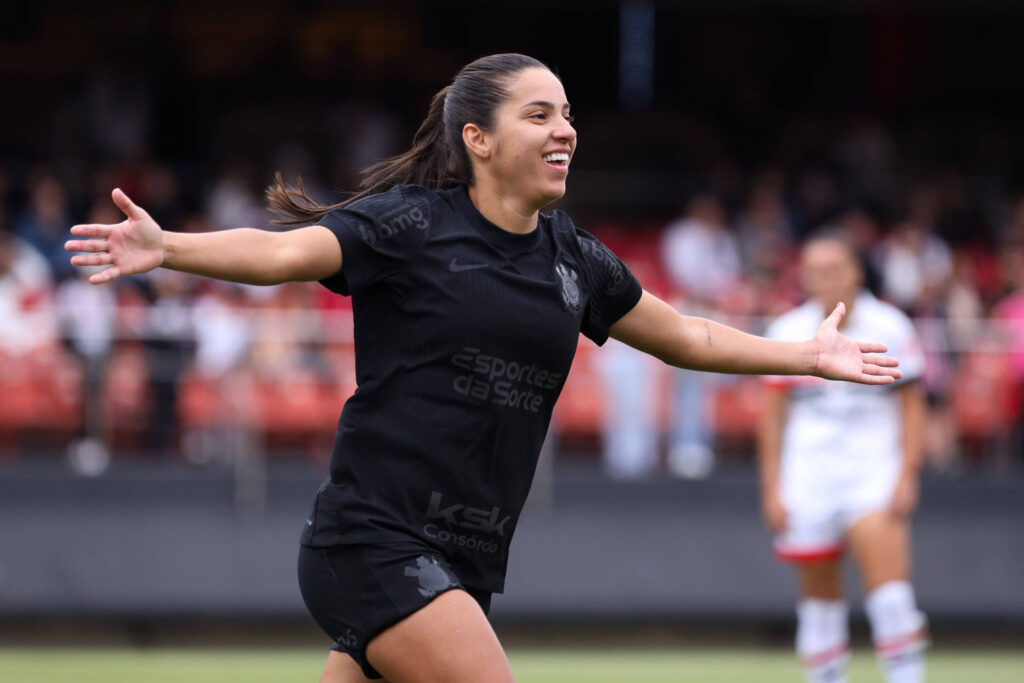 corinthians-vence-sao-paulo-no-morumbis-e-sai-na-frente-na-decisao-do-brasileiro-feminino