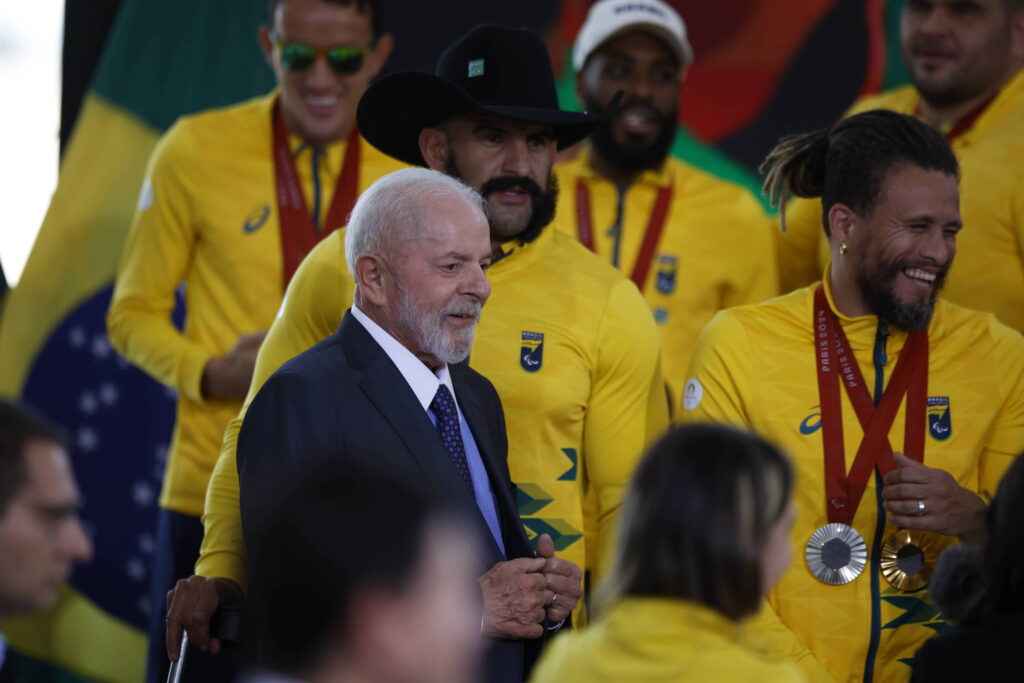 lula-recebe-medalhistas-paralimpicos-e-defende-recurso-publico-para-o-esporte