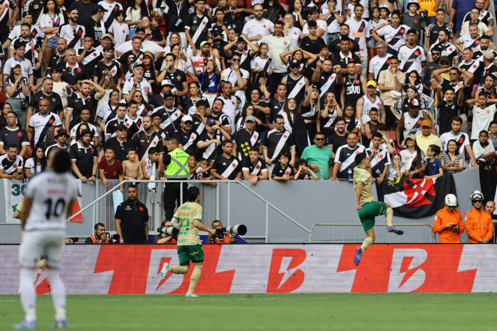 palmeiras-nao-se-desgruda-do-botafogo