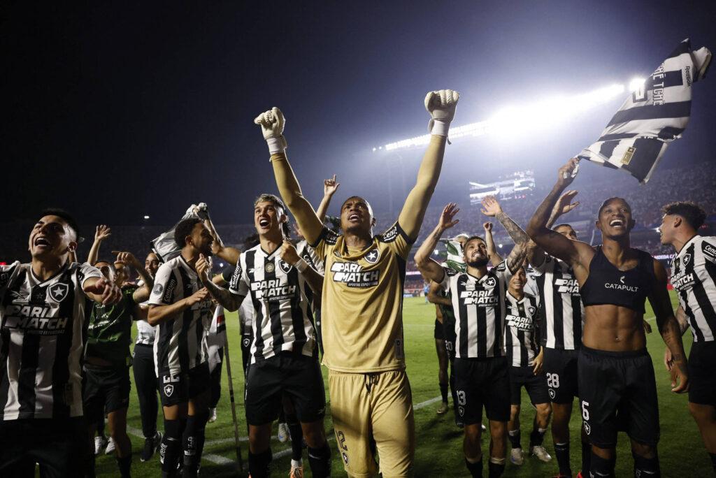 botafogo-elimina-o-sao-paulo-nos-penaltis-e-volta-a-semifinal-da-libertadores-apos-51-anos