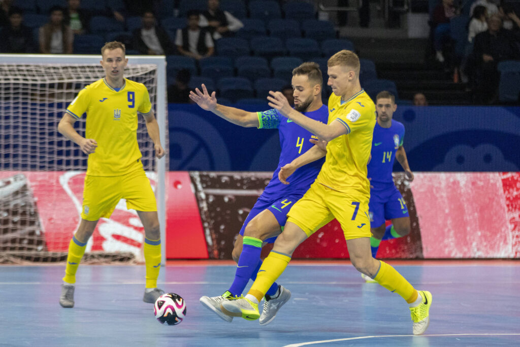 apos-12-anos,-brasil-volta-a-final-do-mundial-de-futsal-em-busca-do-hexa