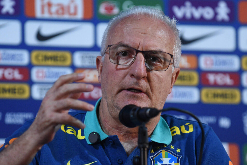 dorival-celebra-evolucao-com-vitorias-do-brasil,-mas-diz-que-nao-se-ilude