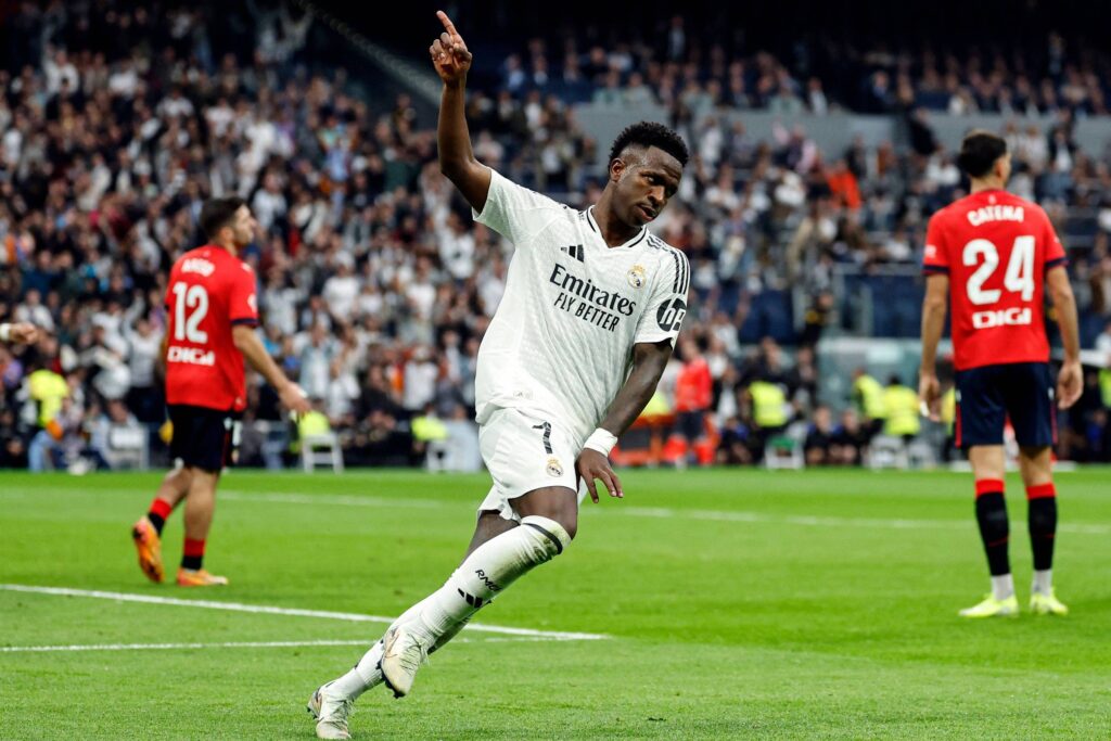 vinicius-jr-marca-tres-vezes-em-goleada-e-afasta-crise-no-real-madrid